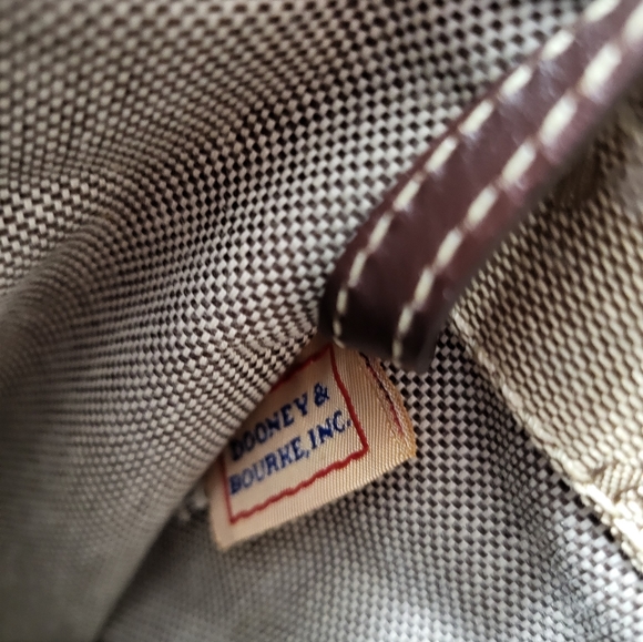 Dooney & Burke Tote with extras - Picture 6 of 10